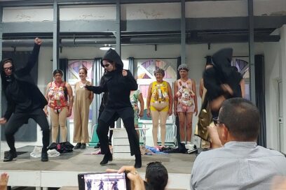 La vida es vieja, para morir a carcajadas