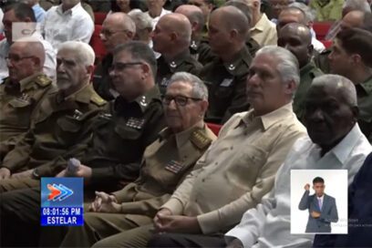 Raúl Castro y Díaz-Canel en gala de homenaje por aniversario 65 de los Órganos de la Seguridad del Estado