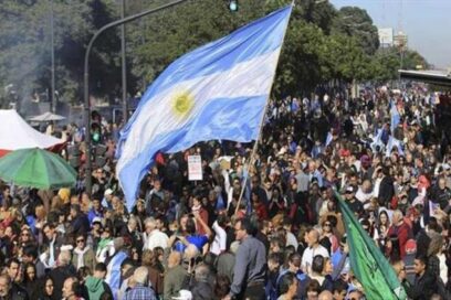 Realizan paros y protestas contra medidas de Gobierno argentino