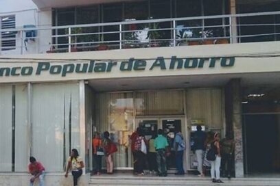 Traje a la medida en centros laborales santiagueros