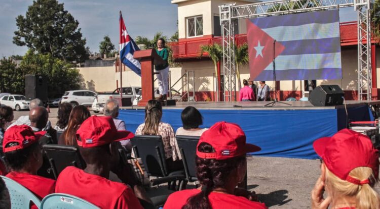 Acto nacional por el día del trabajador de la Industria Ligera. Foto: Heriberto González Brito