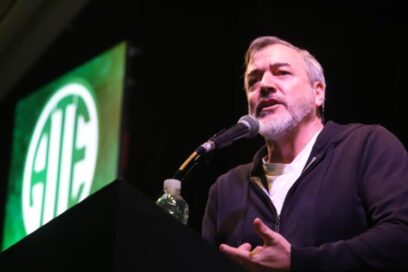 Trabajadores argentinos definen acciones contra despidos