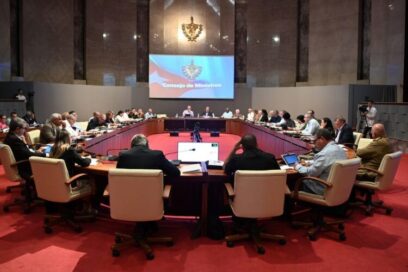 Las Proyecciones de Gobierno son la guía y ninguna institución puede estar ajena a ellas