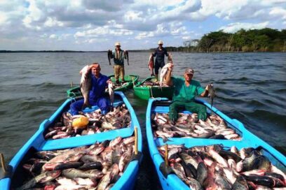Entregan artes de pesca a acuicultores de Las Tunas