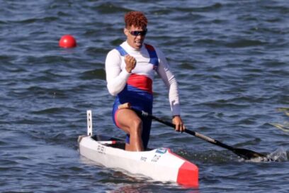 Pelier enfila el bote a París