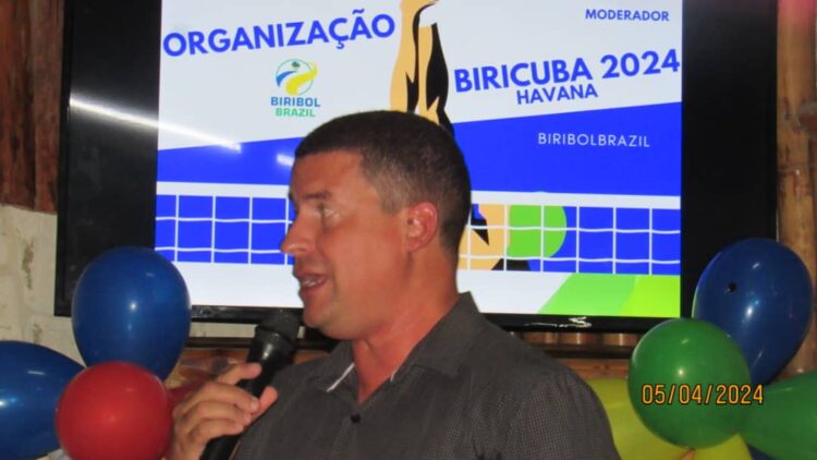 Profesor Ahmed Santana Díaz en la presentación del evento. Foto: De la autora