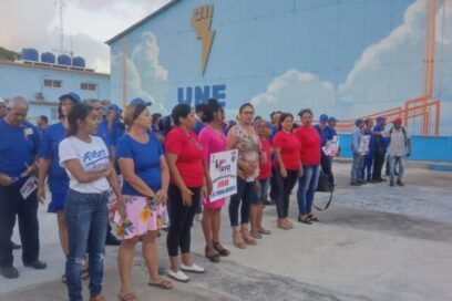 Patriotas firmes y unidos por la Revolución