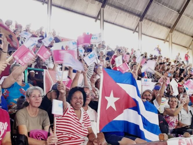 Plenaria en Holguín: Antesala de alegría por el Primero de Mayo ...