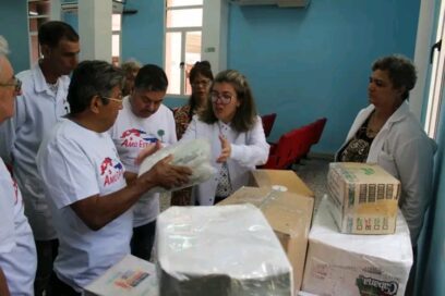 Chilenos donan moderno equipo de cirugía a hospital habanero