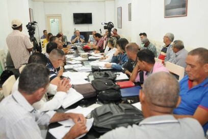 Dialogó Primer Ministro con pobladores de Gibara, Holguín