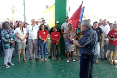 Intercambia Ulises Guilarte De Nacimiento en Cienfuegos con trabajadores de Refinería de Petróleo y Astilleros Centro