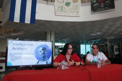 Dialoga Bloguerías sobre inteligencia artificial y comunicación