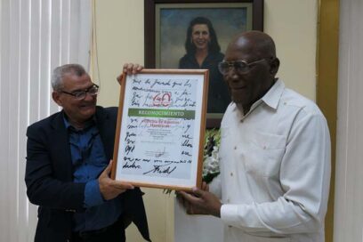 Felicita Raúl a la Oficina de Asuntos Históricos