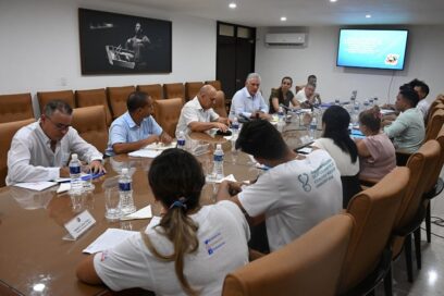 Nutritivo y cordial encuentro sostuvo Díaz-Canel con dirigentes de la UJC