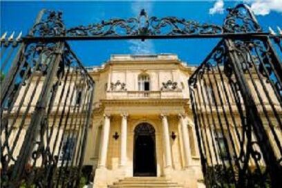 Exhiben valiosa vajilla en Artes Decorativas