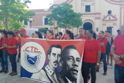 Honran camagüeyanos figura de Lázaro Peña