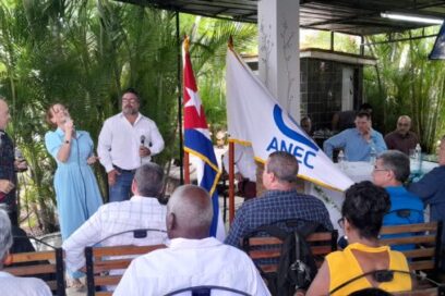 Celebran aniversario 45 de la ANEC