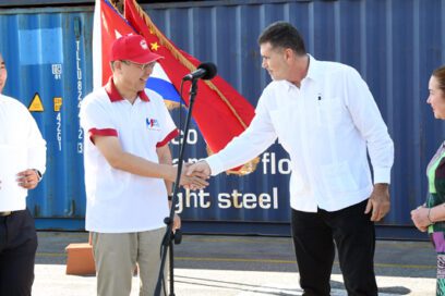 Cuba recibe donación de arroz procedente de China