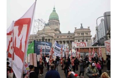 Comienza movilización contra Ley Ómnibus en Argentina