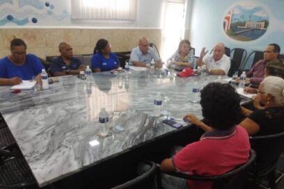 Autoridades de la capital visitan sede de Aguas de La Habana