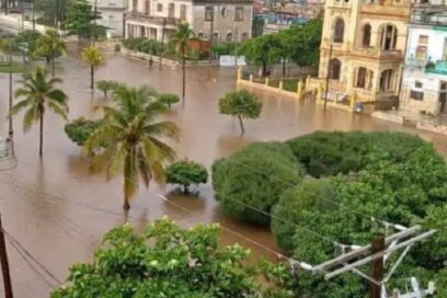 Inundaciones en La Habana por fuertes lluvias este sábado