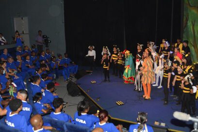 La Colmenita brindó su arte a delegación cubana a París 2024