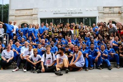 Con su magia La Colmenita despidió a cubanos a París 2024