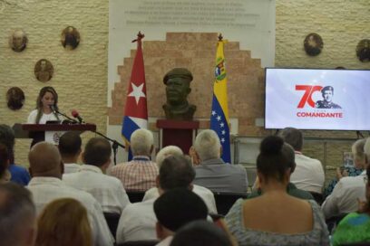 Cubanos y venezolanos rinden homenaje a Chávez en su natalicio