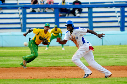 OUT 27: Los Leones se soltaron en su selva del Latino