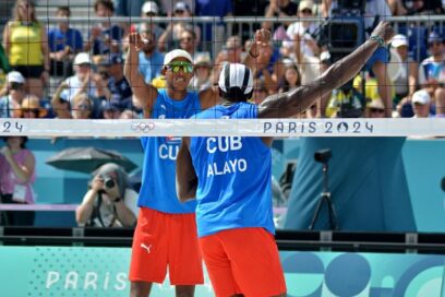 El voly de playa mantiene la fe por las nubes