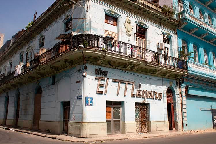 El cine Mégano, anteriormente cine Capri, tenía capacidad muy pequeña, apenas 450 personas. Foto: Alejandro Acosta Hechavarría