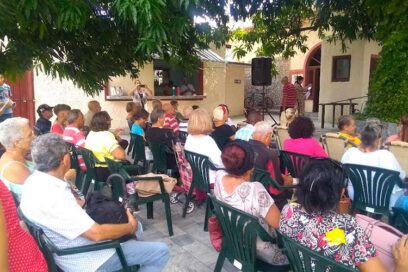 Lauros y aplausos para historiadores pineros 