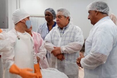 Ulises Guilarte visita instalaciones de la industria alimentaria en Sancti Spíritus