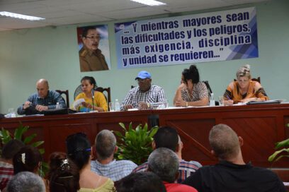 Constata Valdés Mesa recuperación de programa arrocero en Granma