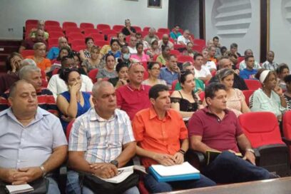 Comenzó preparación sobre normas para el sector no estatal