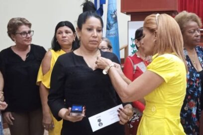 Distinguen a trabajadoras del sector de la Construcción