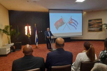 Primer ministro de Cuba conversó con colaboradores en Angola