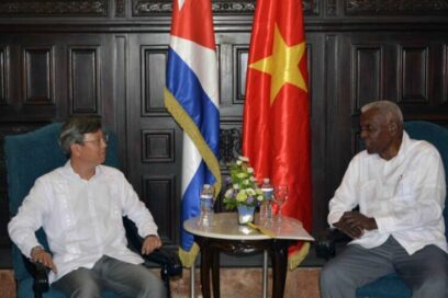 Recibe Esteban Lazo a Embajadores de China y de Vietnam