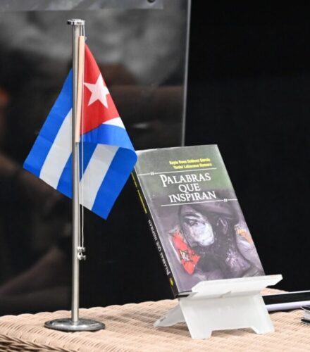 “Palabras que inspiran”, un regalo para  Fidel