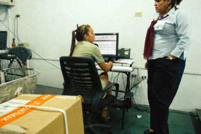 Yaquelín, sacrificio y liderazgo ocultos en una caja