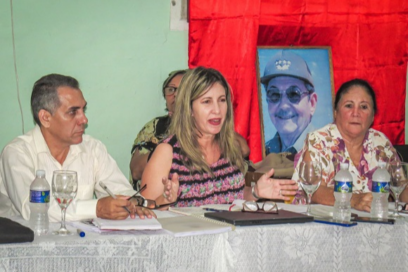 Ministra de Educación evalúa preparativos para el inicio del curso escolar