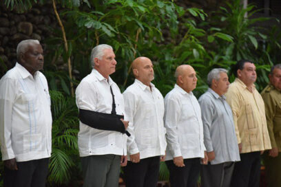 Asiste Díaz-Canel a entrega de condecoraciones de los CDR