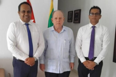 Dialoga embajador de Cuba con directivos de farmacéutica de Sri Lanka