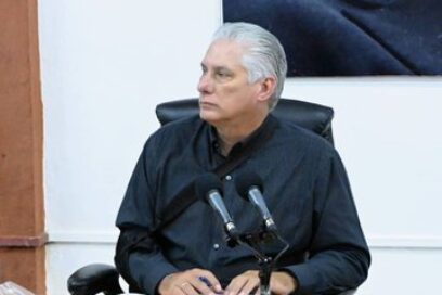 Llama Díaz-Canel a seguir trabajando con inteligencia y creatividad.