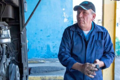 El trabajo entra en la sangre de Adonis