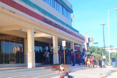 Analizan en Guantánamo dificultades que persisten en la bancarización