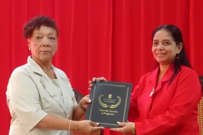 Otorga Universidad de Guantánamo título de Doctor Honoris Causa a reconocida historiadora