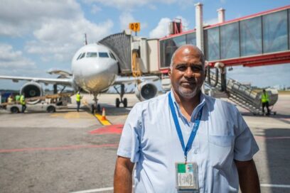 José Ramón sigue siendo el niño que tanto gustaba mirar hacia arriba