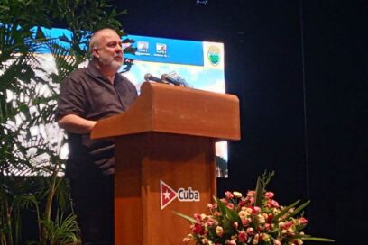 Presente Marrero Cruz  en Consejo  Provincial Extraordinario en Santiago de Cuba