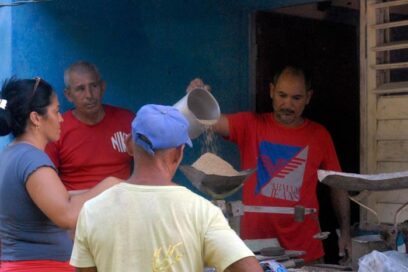 Priorizan distribución de alimentos en municipio afectado por huracán